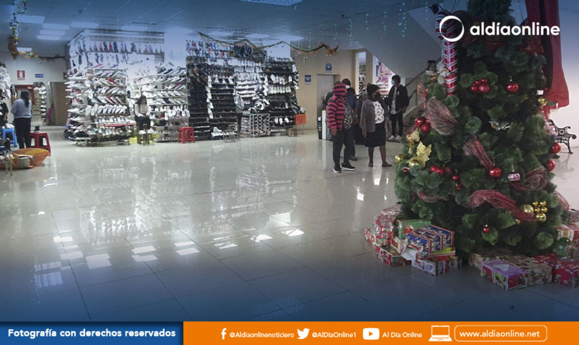 VENTAS DE NAVIDAD DEL CENTRO COMERCIAL POPULAR SE VEN AFECTADAS POR EL INFORMALISMO. (VIDEO)