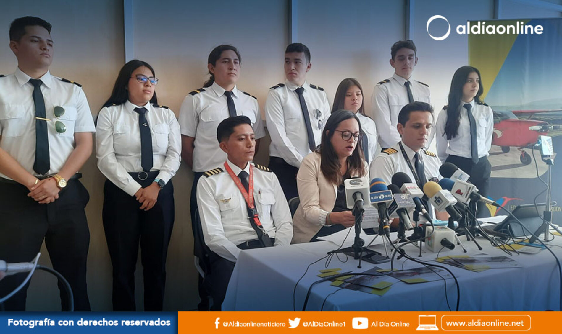 ESCUELA DE AVIACIÓN INDICA QUE TEMA DEL SUPUESTO BOMBARDEO DE NUBES, SERÍA NETAMENTE POLÍTICO. (VIDEO)