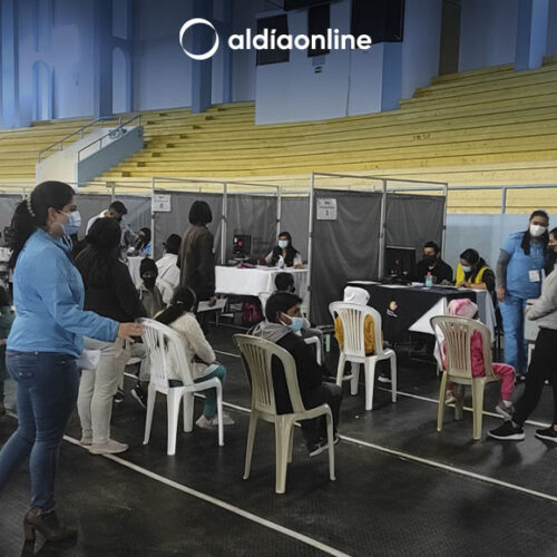PUNTO DE VACUNACIÓN MASIVO DEL COLISEO MAYOR FUE CERRADO POR POCA AFLUENCIA DE CIUDADANÍA. (VIDEO)