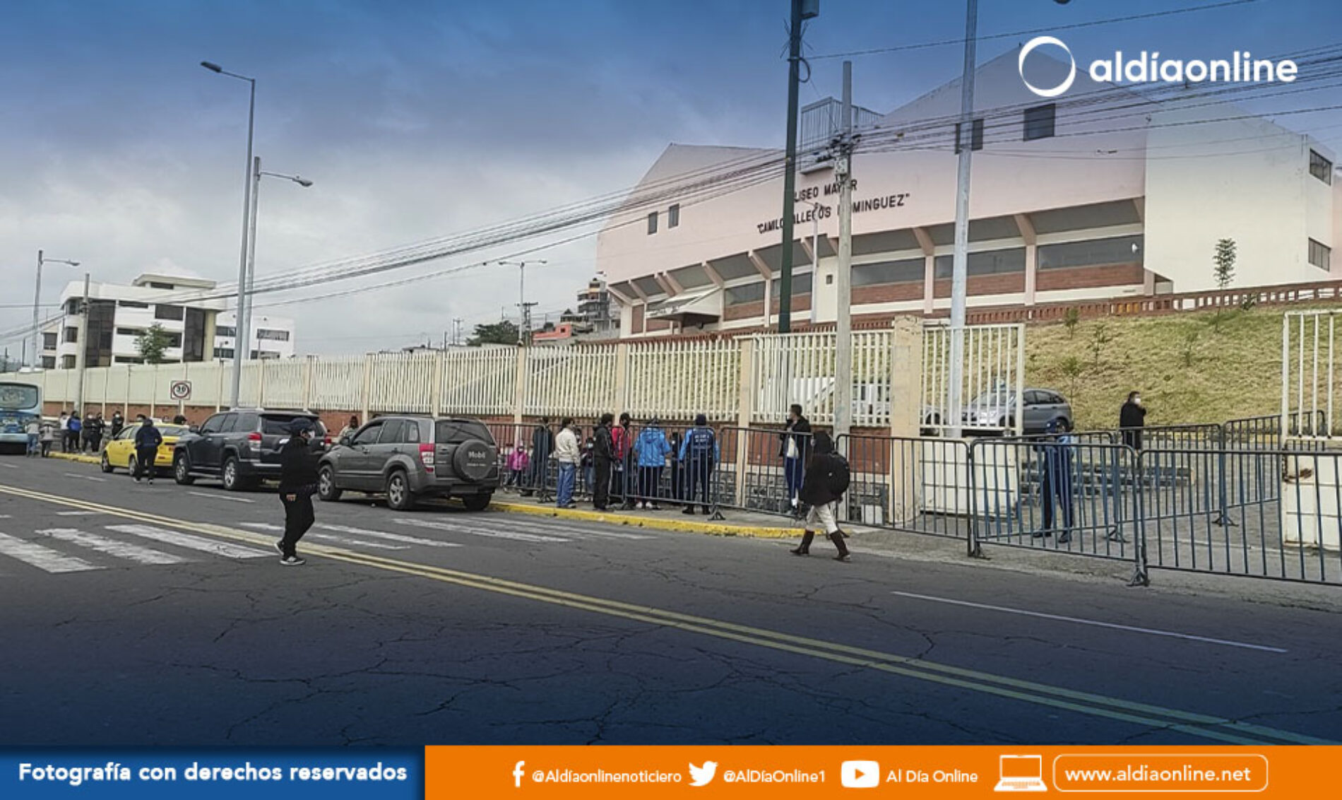 PUNTO DE VACUNACIÓN MASIVO DEL COLISEO MAYOR FUE CERRADO POR POCA AFLUENCIA DE CIUDADANÍA. (VIDEO)