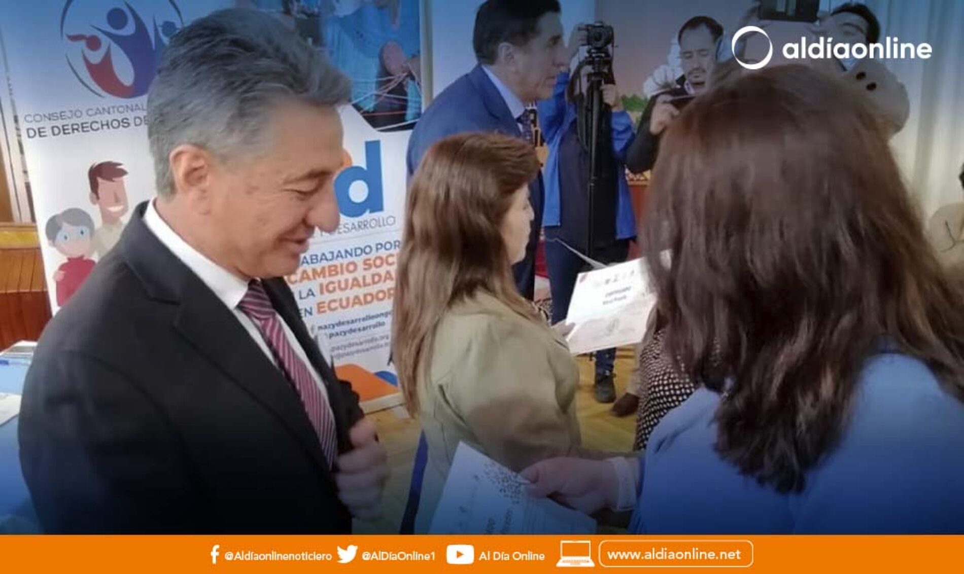 CON EL APOYO DEL GADM LATACUNGA, EL PROGRAMA MURU CERTIFICÓ A MUJERES LIDERESAS DEL CANTÓN. (VIDEO)
