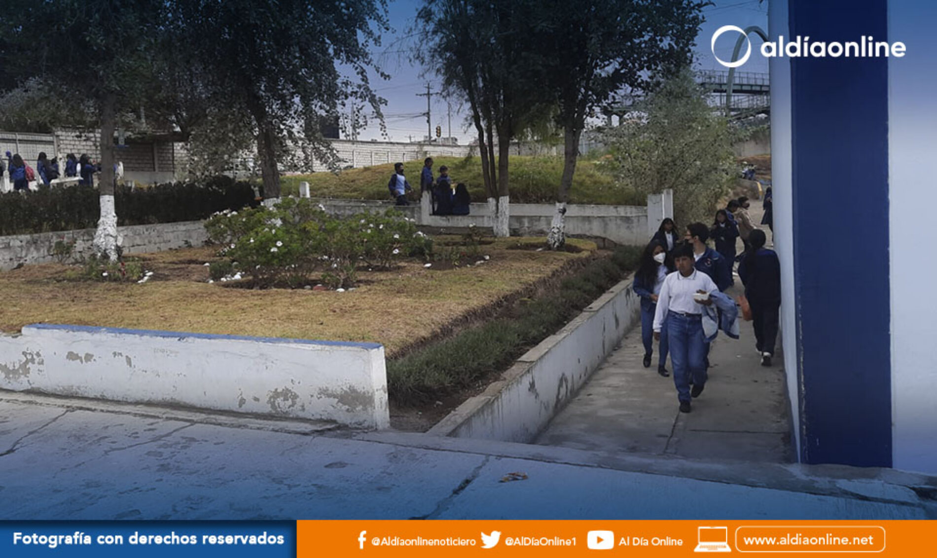 UNIDAD EDUCATIVA RAMÓN BARBA NARANJO CUMPLE 60 AÑOS DE VIDA INSTITUCIONAL. (VIDEO)