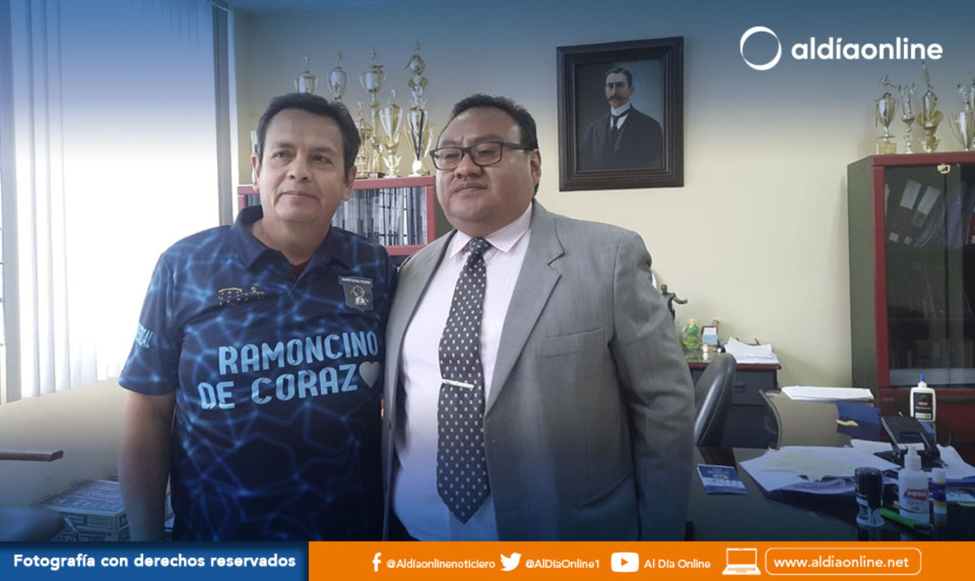 UNIDAD EDUCATIVA RAMÓN BARBA NARANJO CUMPLE 60 AÑOS DE VIDA INSTITUCIONAL. (VIDEO)