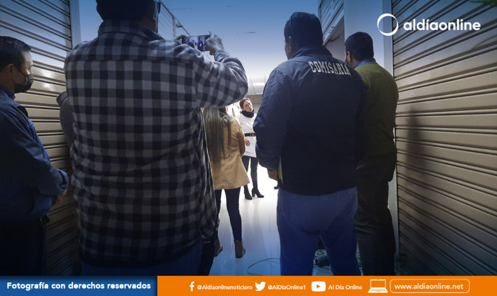 POR INCUMPLIMIENTO DE PAGO, 8 LOCALES DEL CENTRO COMERCIAL POPULAR EL SALTO FUERON DESALOJADOS. (VIDEO)