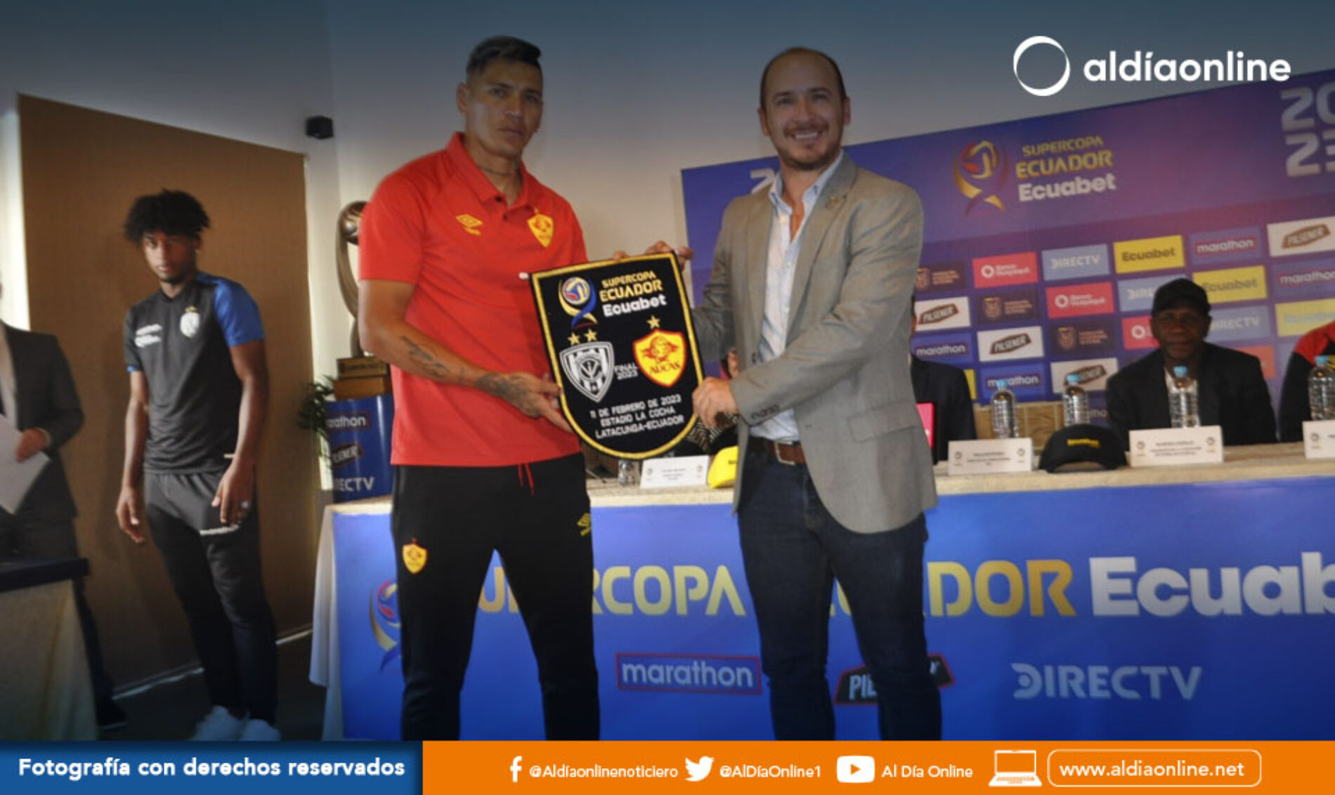 PARTIDO DE LA SÚPER COPA FUE PRESENTADO EN LATACUNGA POR AUTORIDADES  (VIDEOS)