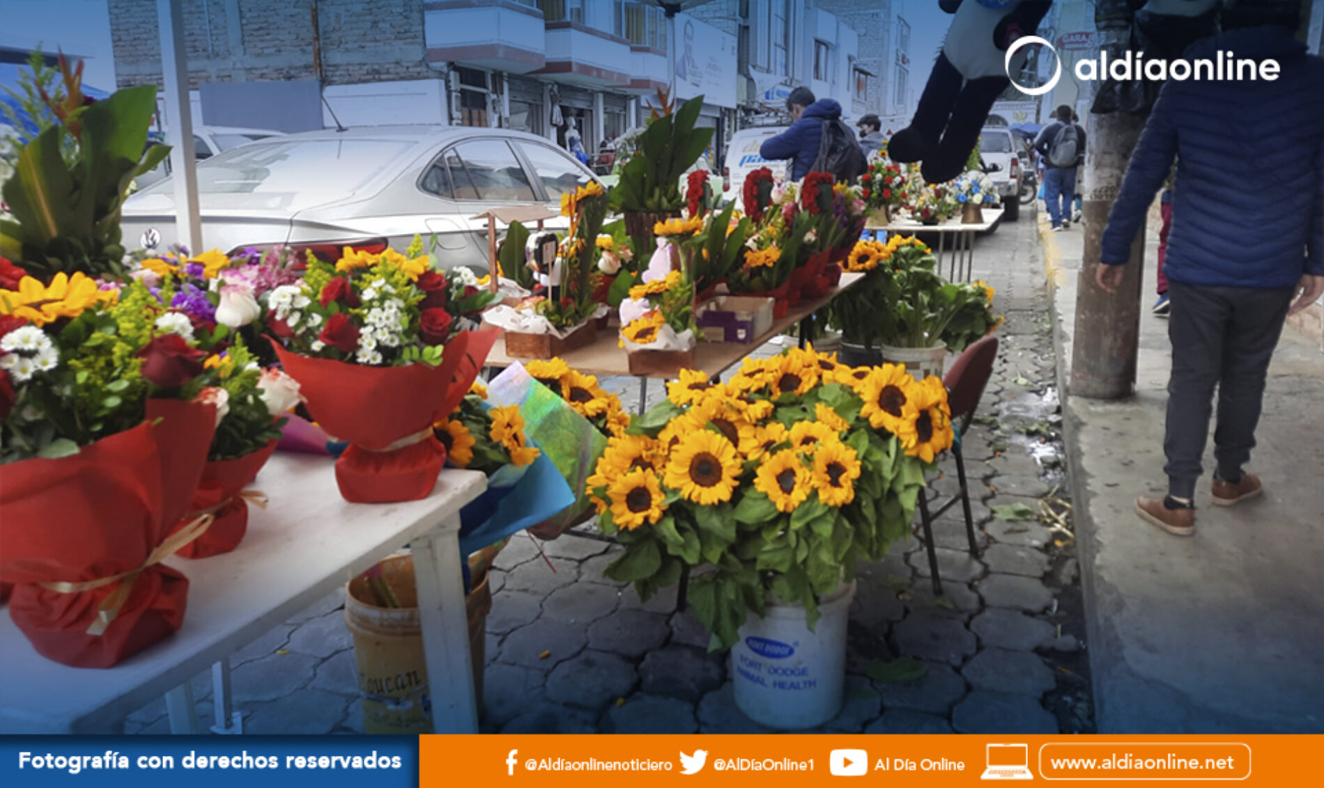 POR MOTIVO DE SAN VALENTÍN COMERCIANTES EXPUSIERON SU MERCADERÍA ESPECIAL PARA LA FECHA. (VIDEO)