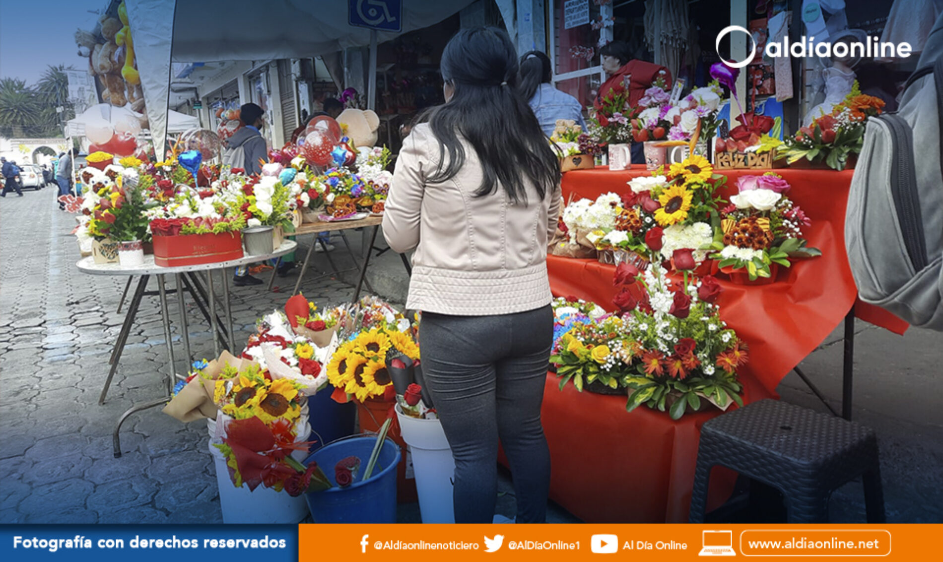 POR MOTIVO DE SAN VALENTÍN COMERCIANTES EXPUSIERON SU MERCADERÍA ESPECIAL PARA LA FECHA. (VIDEO)