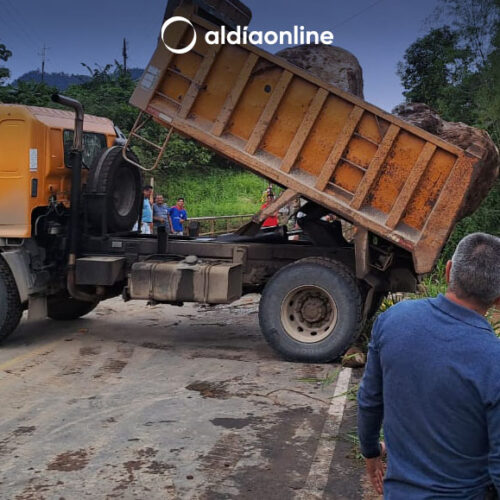 PREFECTURA DE COTOPAXI RESPONDIÓ INMEDIATAMENTE A EMERGENCIA EN EL RÍO CALOPE EN LA UNIÓN DE PANGUA Y LA MANÁ