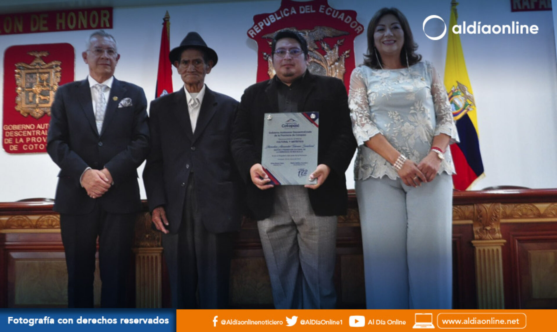 GAD PROVINCIAL DE COTOPAXI RECONOCIÓ A PERSONALIDADES, INSTITUCIONES, EMPLEADOS Y TRABAJADORES (VIDEO)