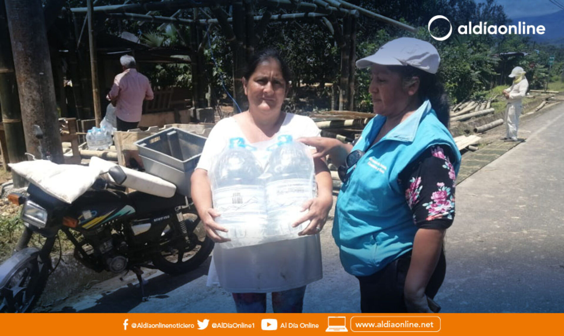 MIES ENTREGA AGUA EMBOTELLADA EN EL CANTÓN LA MANÁ A FAMILIAS AFECTADAS POR LA TEMPORADA INVERNAL