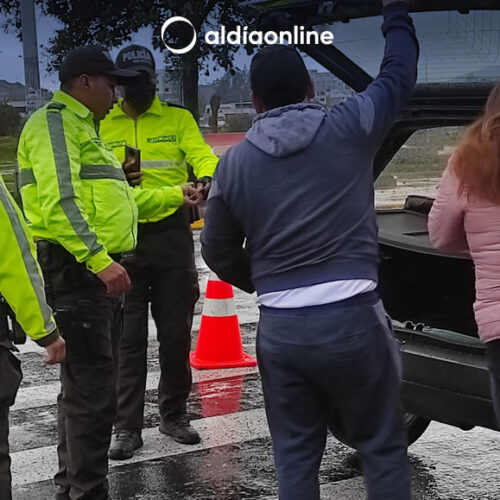 EN CASO DE INTIMIDACIÓN POR VACUNADORES LLAMAR OPORTUNAMENTE A LA POLICÍA PIDE COMANDANTE (VIDEO)
