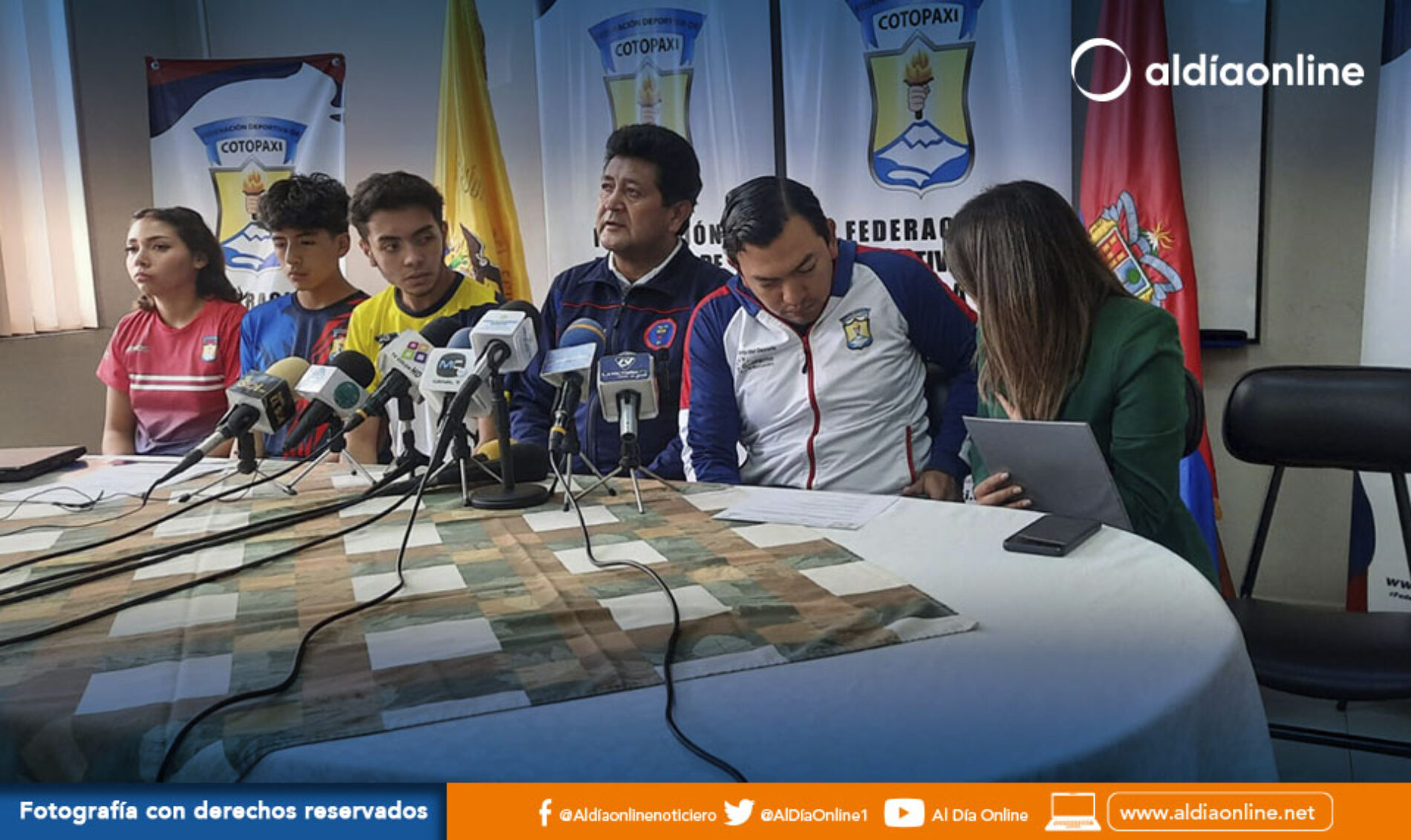 DEPORTISTAS COTOPAXENSES REPRESENTARÁN A ECUADOR EN EL CAMPEONATO SURAMERICANO DE KARATE DO EN SAO PAULO. (VIDEO)