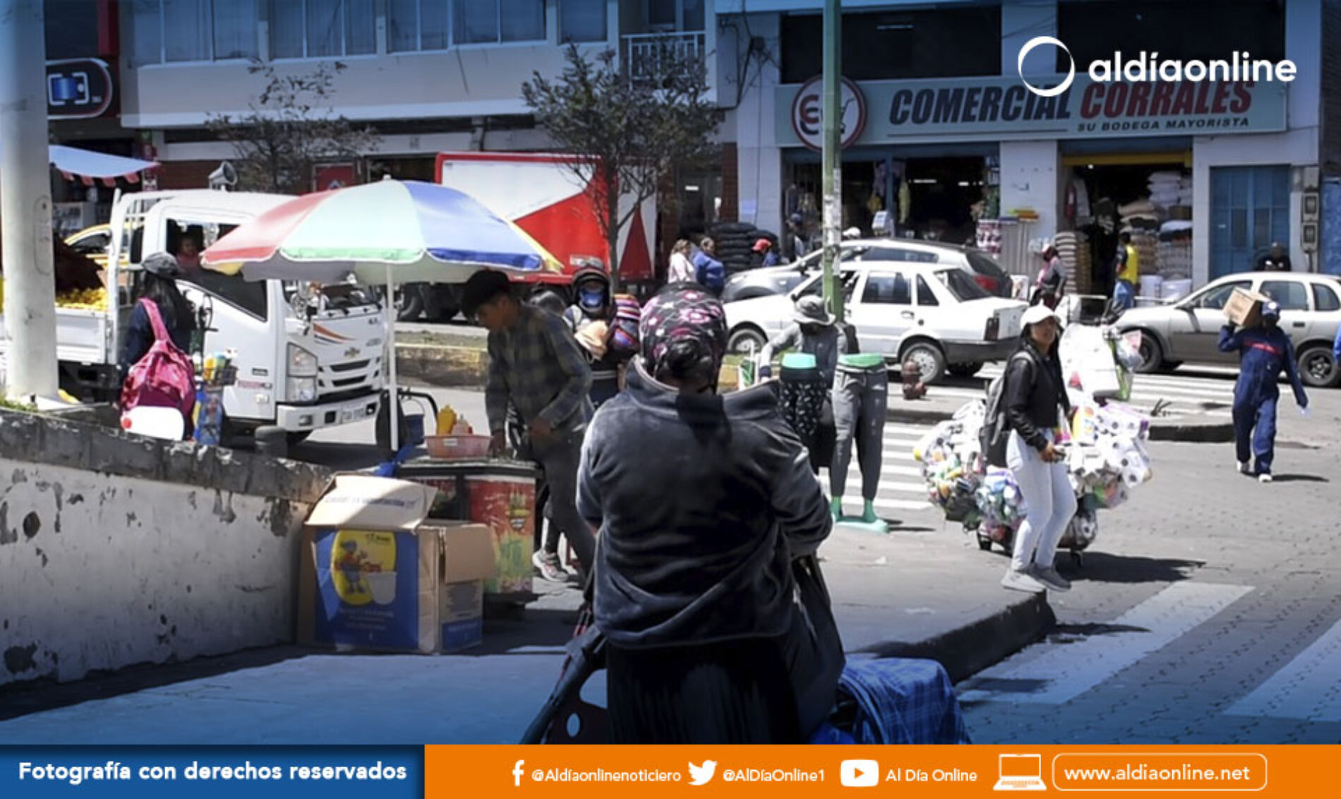 COMERCIO INFORMAL DESESPERA A COMERCIANTES DEL MERCADO CERRADO EL SALTO, REALIZARÁN PLANTONES. (VIDEO)