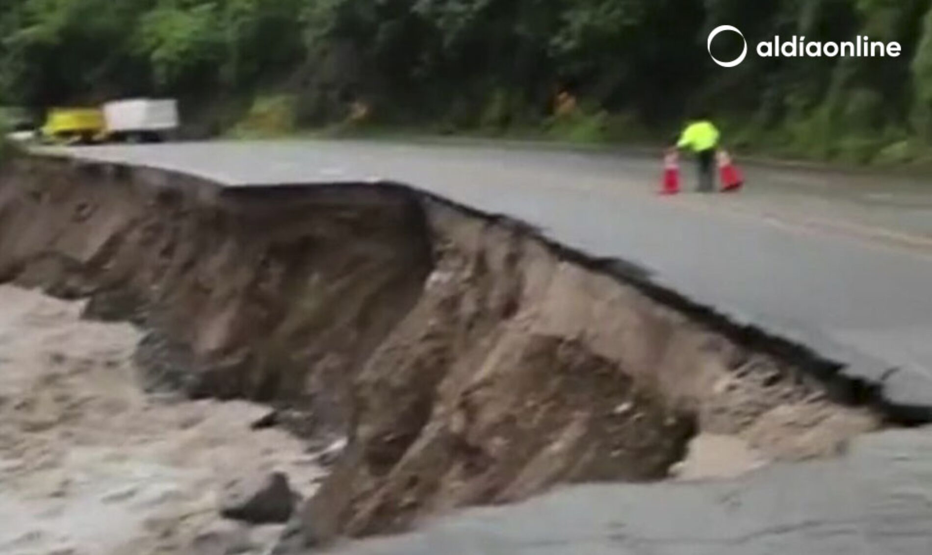 MÚLTIPLES CIERRES EN LAS VÍAS CALACALÍ Y ALÓAG-SANTO DOMINGO