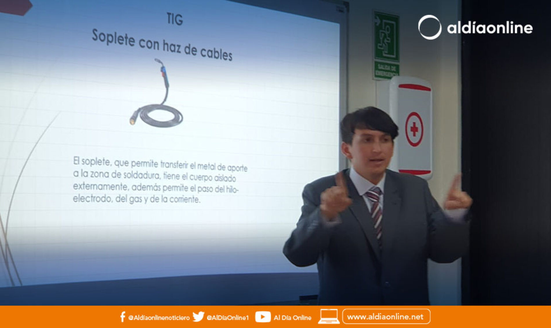 TRES JÓVENES CON DISCAPACIDAD AUDITIVA DEFENDIERON SUS PROYECTOS DE TITULACIÓN EN ELECTROMECÁNICA