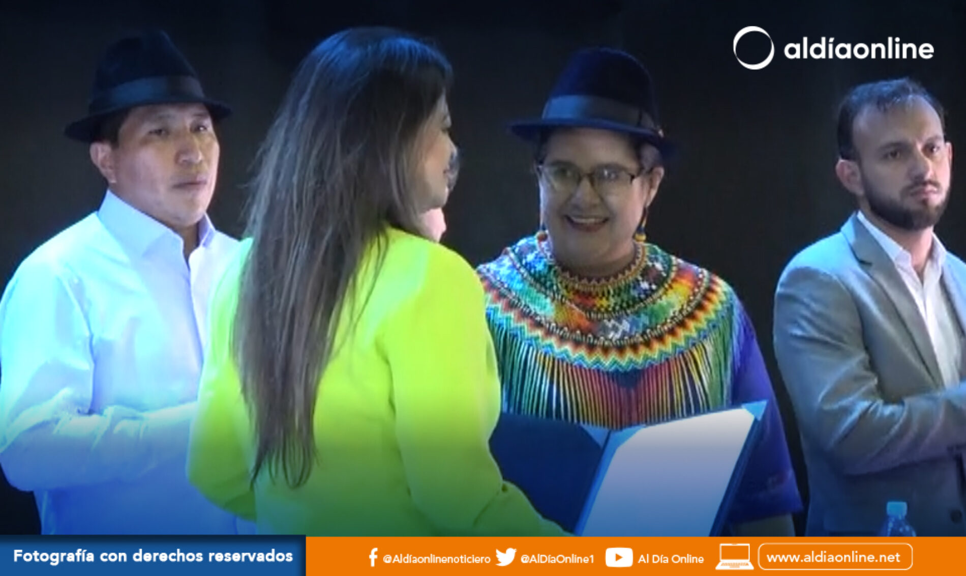“VOY A SER MAMÁ DE USTEDES” DIJO PREFECTA LOURDES TIBÁN A LOS SIETE ALCALDE DE COTOPAXI (VIDEO)