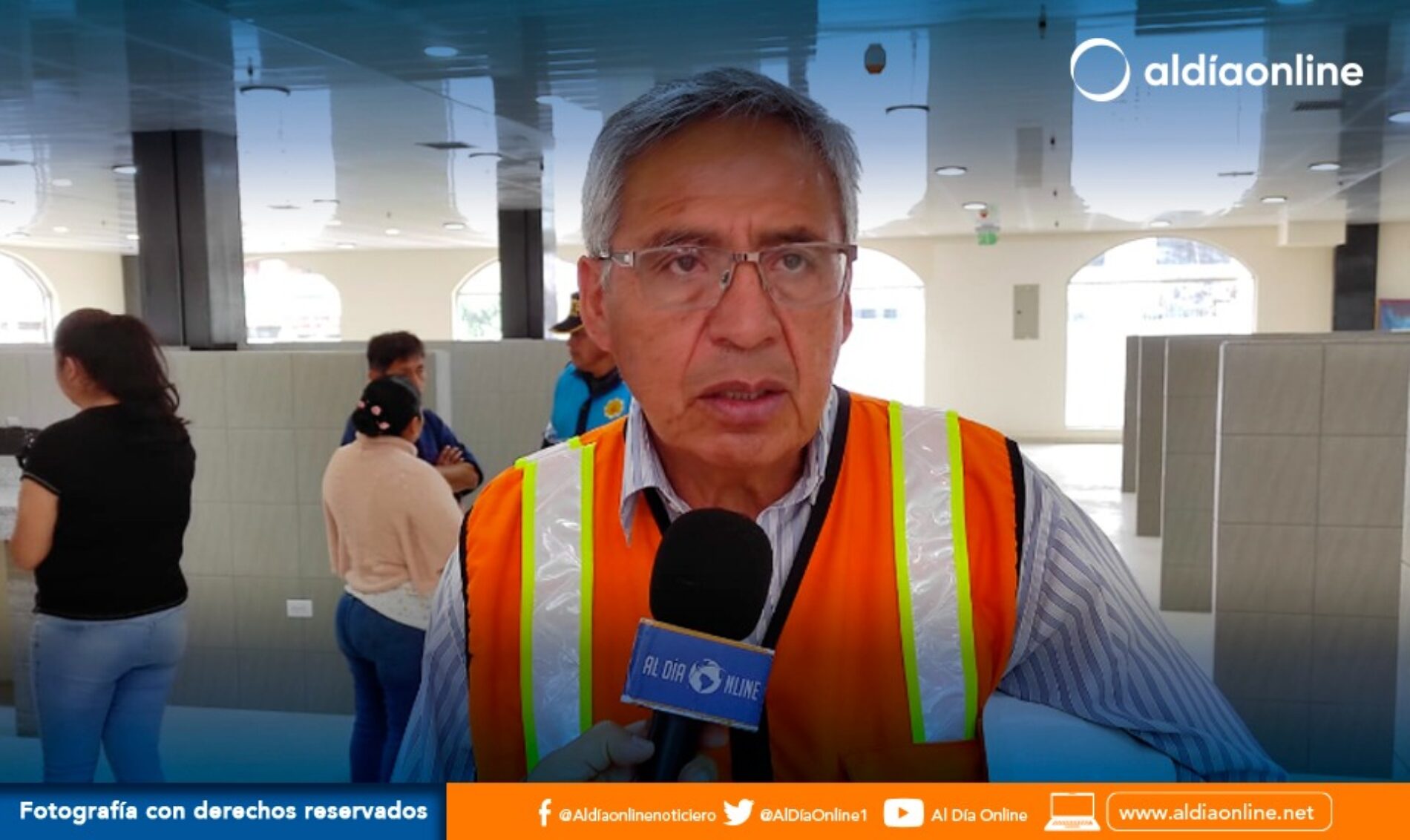 CONTRATISTA DE OBRA DETALLÓ CUANTOS ESPACIOS DISPONIBLES EXISTEN AL INTERIOR DEL MERCADO DE PUJILÍ. (VIDEO)