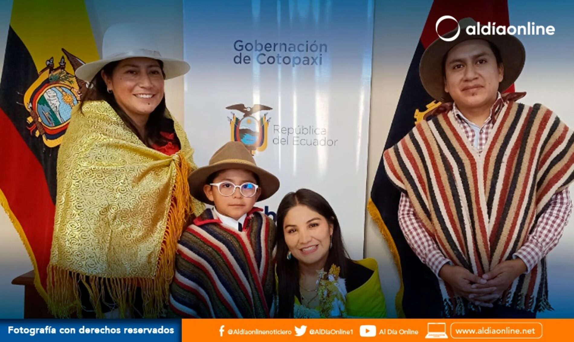 PERSONAJE DEL ÁNGEL DE LA ESTRELLA JOCHÓ A GOBERNADORA DE COTOPAXI PARA LA MAMA NEGRA ISIDRINA. (VIDEO)