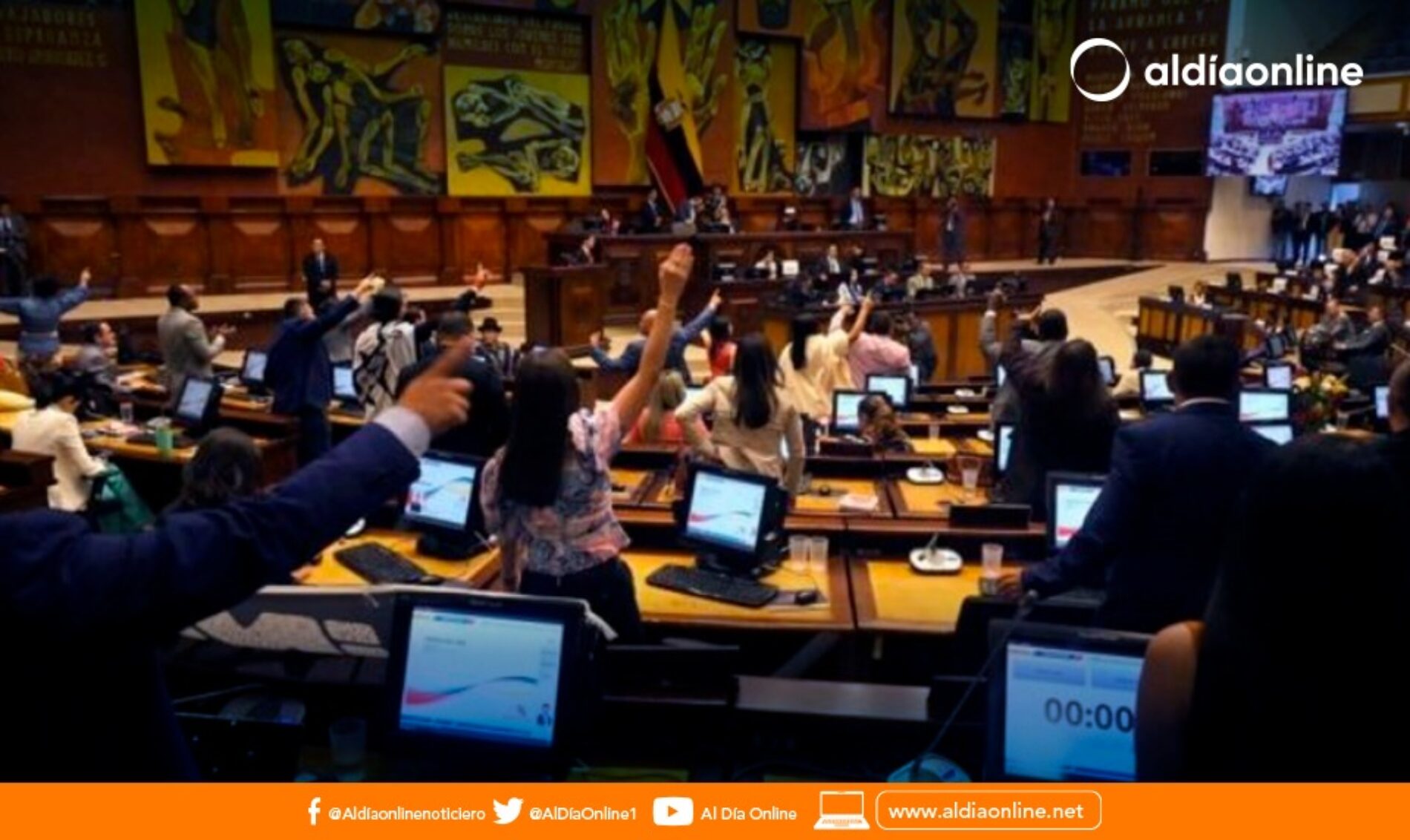 GREMIO DE TRABAJADORES SE MANTIENEN FIRMEN EN SU APOYO A LA CENSURA AL PRESIDENTE DE LA REPÚBLICA. (VIDEO)