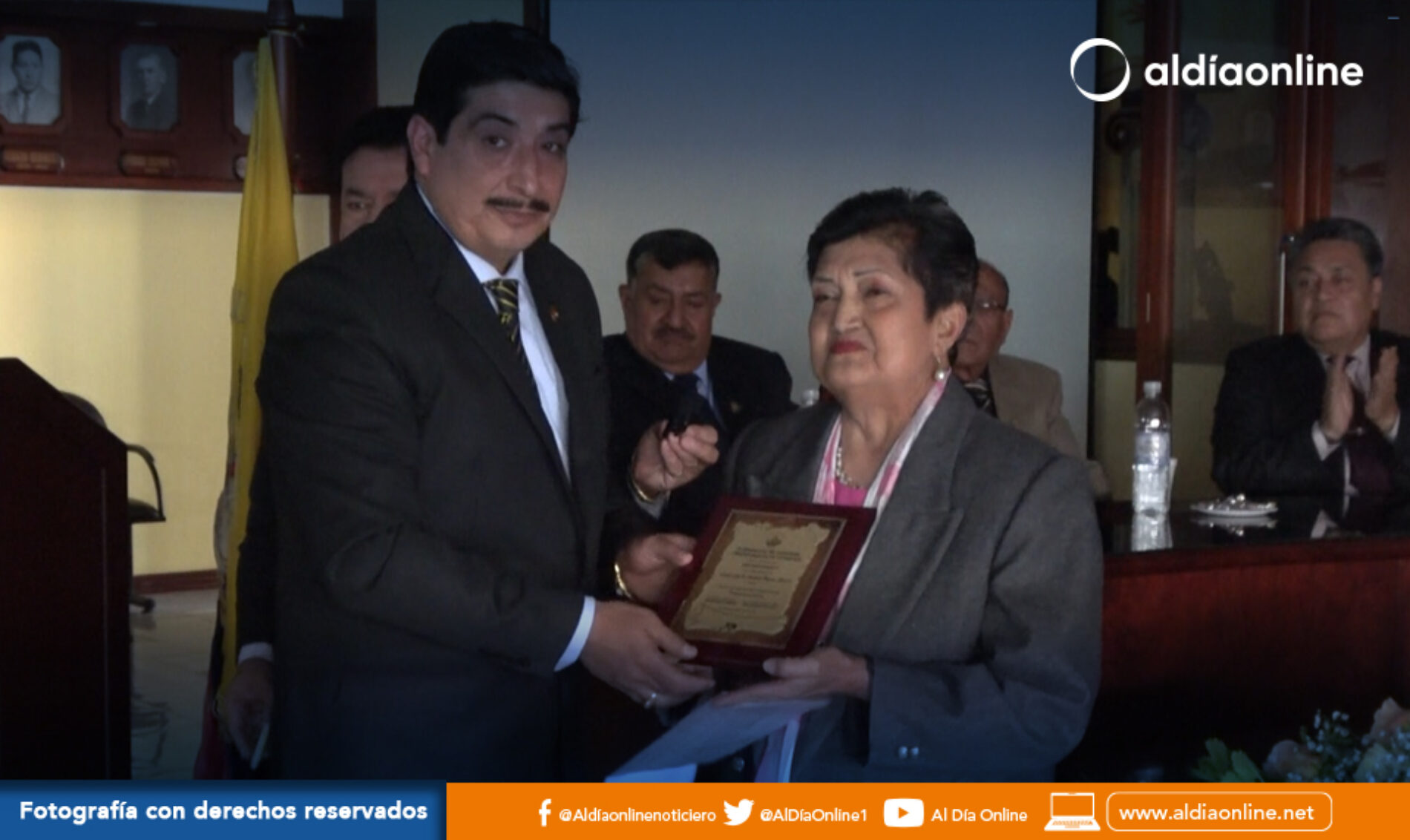 SINDICATO DE CHOFERES DE COTOPAXI, RINDIÓ HOMENAJE A SOCIOS QUE CUMPLIERON 25 Y 50 AÑOS DE SOCIOS (VIDEO)