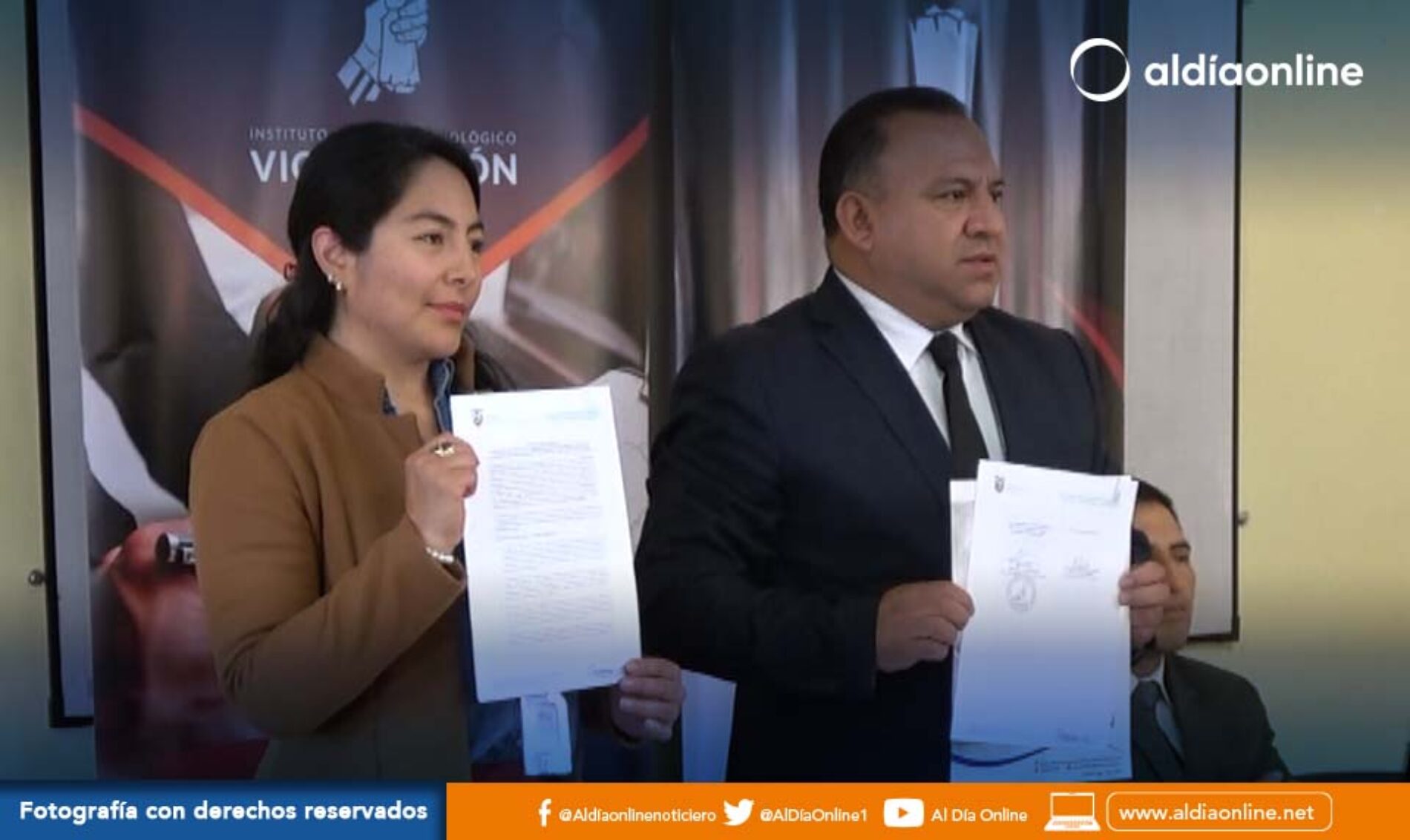 INSTITUTO SUPERIOR TECNOLÓGICO VICENTE LEÓN FIRMA DE CONVENIOS: PRÁCTICAS PRE PROFESIONALES (VIDEO)