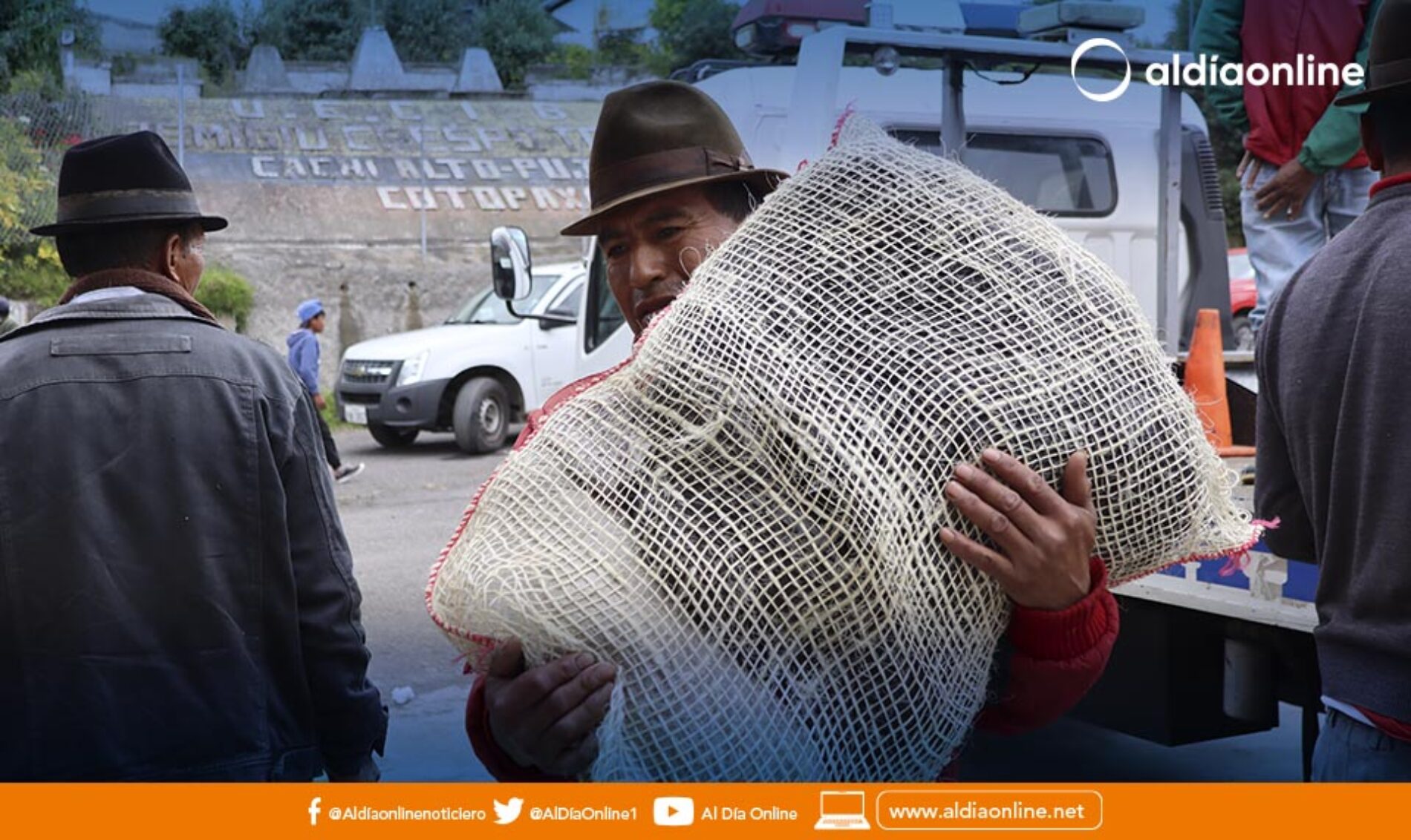 PREFECTURA DE COTOPAXI ENTREGÓ 150 KITS AGRICULTORES DE LAS COMUNIDADES CACHI ALTO Y CHINIBAMBA DE PUJLÍ