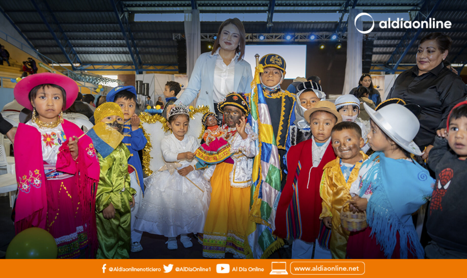 PATRONATO MUNICIPAL DE LATACUNGA AGASAJÓ A LOS NIÑOS DEL CANTÓN.(VIDEO)