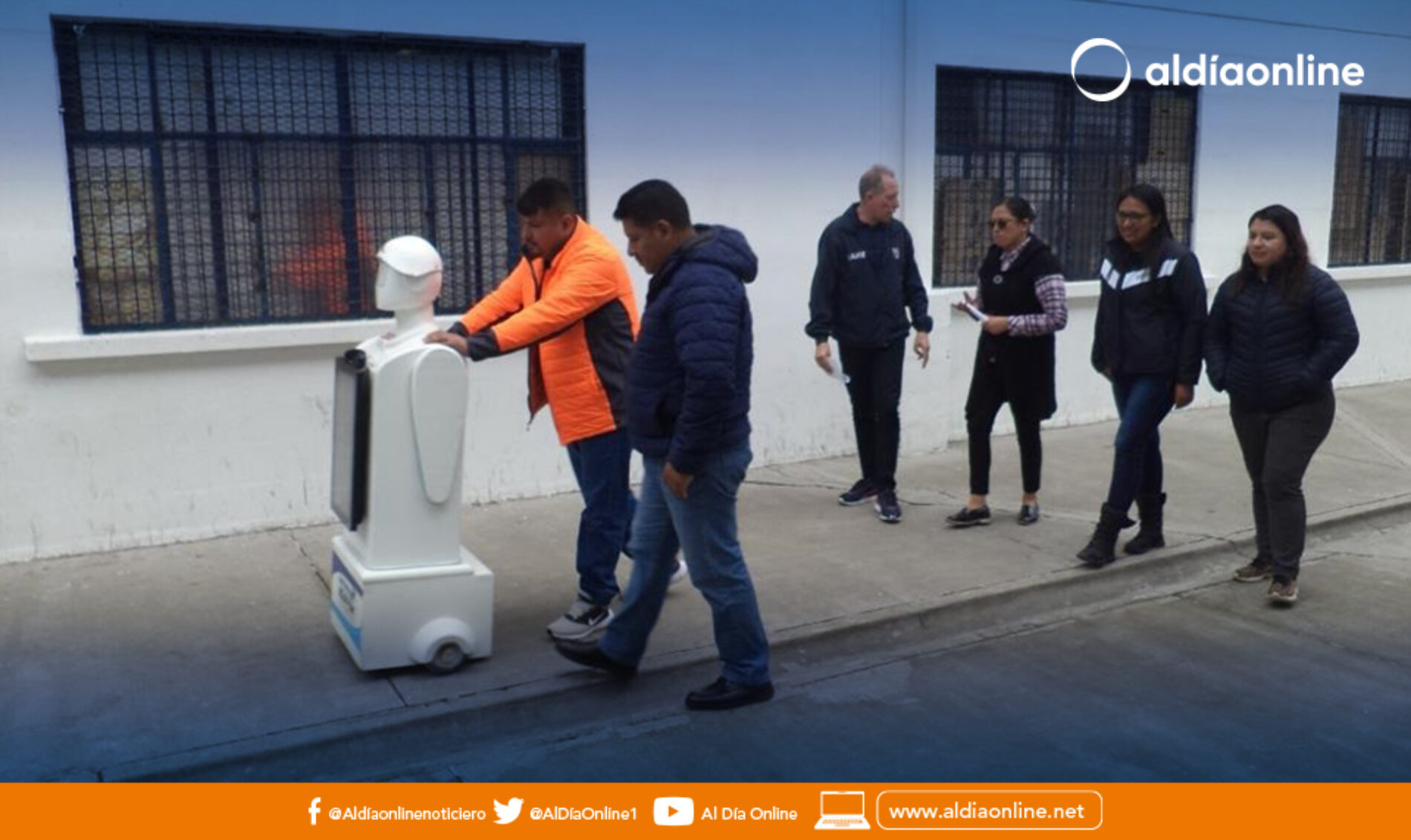 INSTITUTO SUPERIOR UNIVERSITARIO COTOPAXI, FORMA PARTE DE LOS INSTITUTOS MÓVILES DE LA SENESCYT