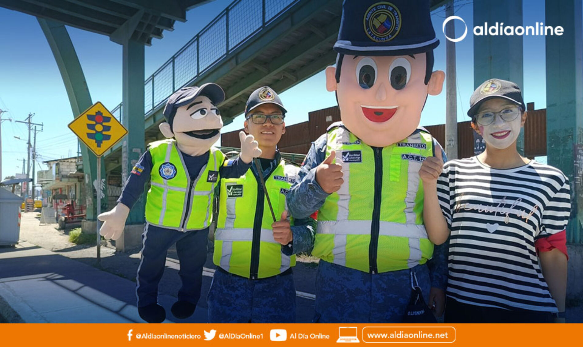  “AGENTES DE TRÁNSITO CONCIENTIZAN SOBRE EL USO CORRECTO DEL PUENTE PEATONAL”.