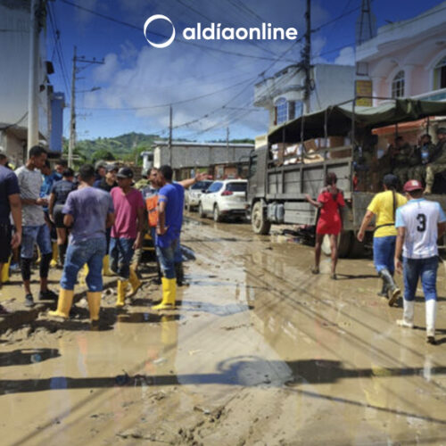 AYUDA ESTATAL LLEGA DE A POCO A DAMNIFICADOS POR INUNDACIONES EN ESMERALDAS