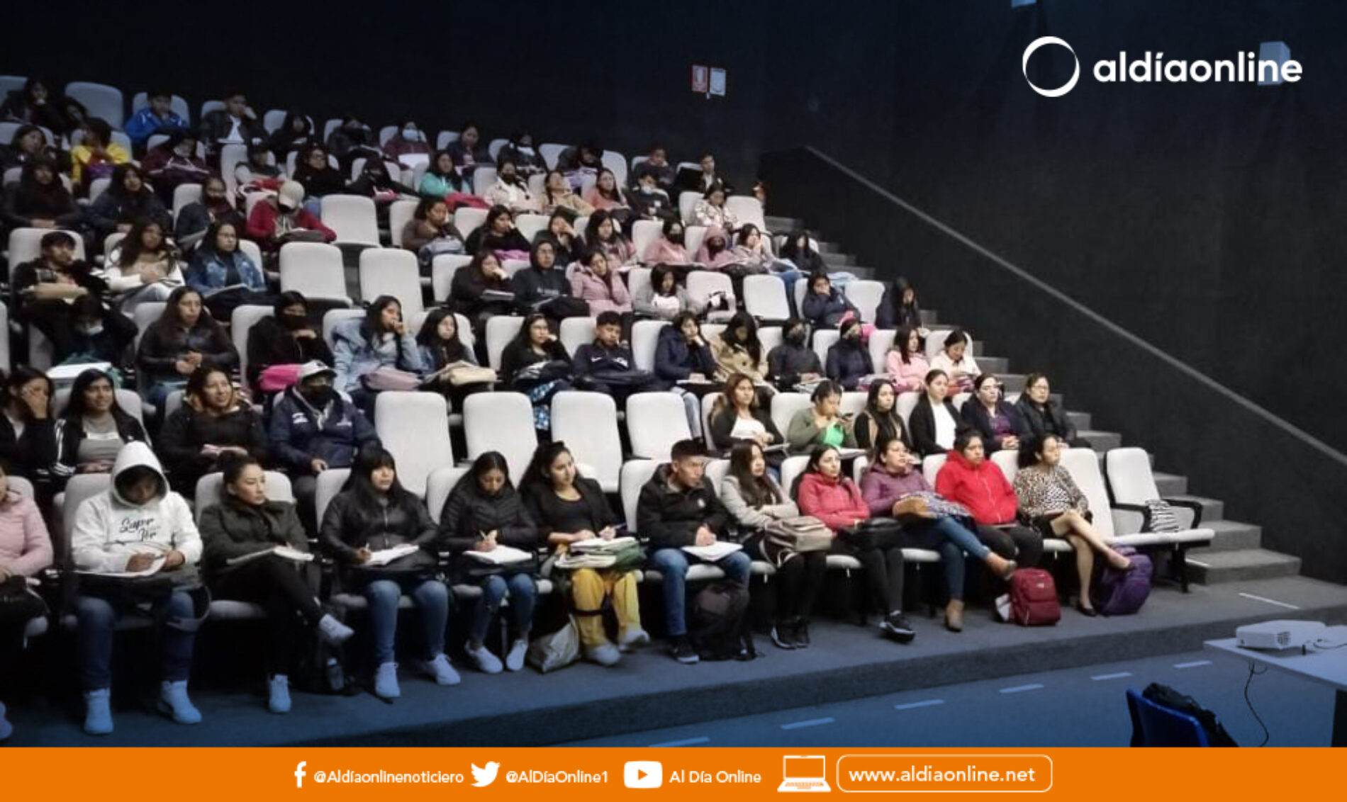 ESTUDIANTES DEL IST VICENTE LEÓN ACTUALIZAN CONOCIMIENTO EN REFORMAS TRIBUTARIAS Y EMPRENDIMIENTOS.