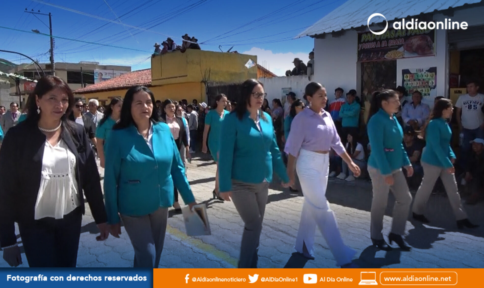 DESFILE CÍVICO-MILITAR SE CUMPLIÓ COMO PARTE DE LOS 31 AÑOS DE CANTONIZACIÓN DE SIGCHOS (VIDEO)