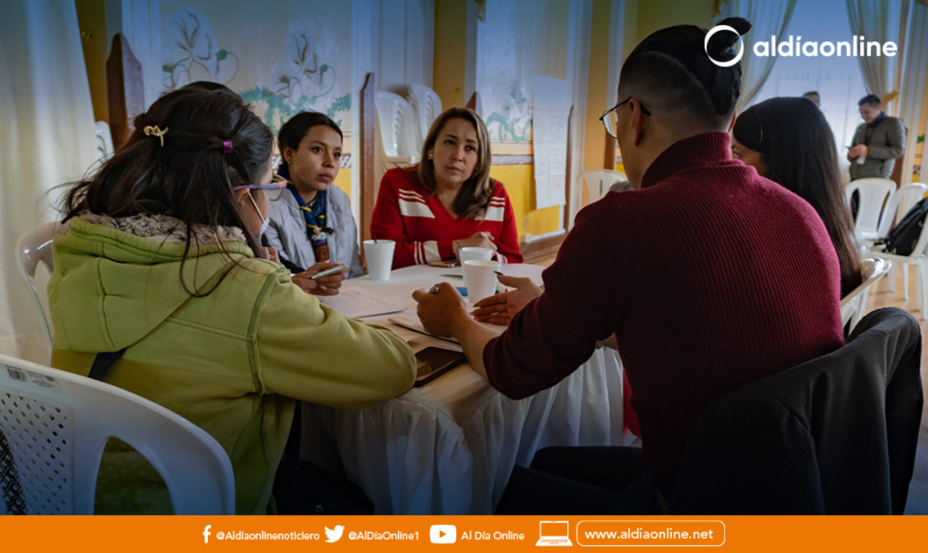 JOVENES PARTICIPAN EN LA CONSTRUCCIÓN DEL PROYECTO DE ORDENANZA