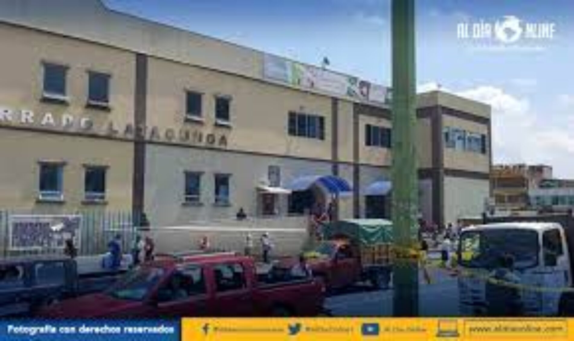 MUNICIPIO DE LATACUNGA Y COMERCIANTES AUTÓNOMOS LLEGAN ACUERDOS DE REUBICACIÓN EN SUS PUESTOS DE TRABAJO.(VIDEO)