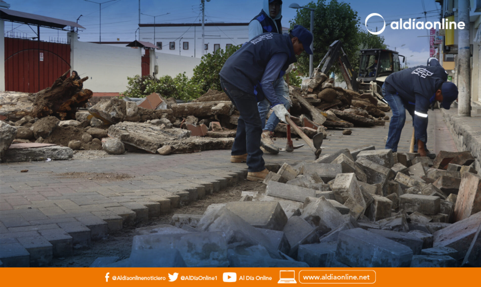 INICIÓ  CONSTRUCCIÓN DE BULEVAR Y ASENTAMIENTO DEL PARTERRE EN LA CALLE VICENTE ROCAFUERTE