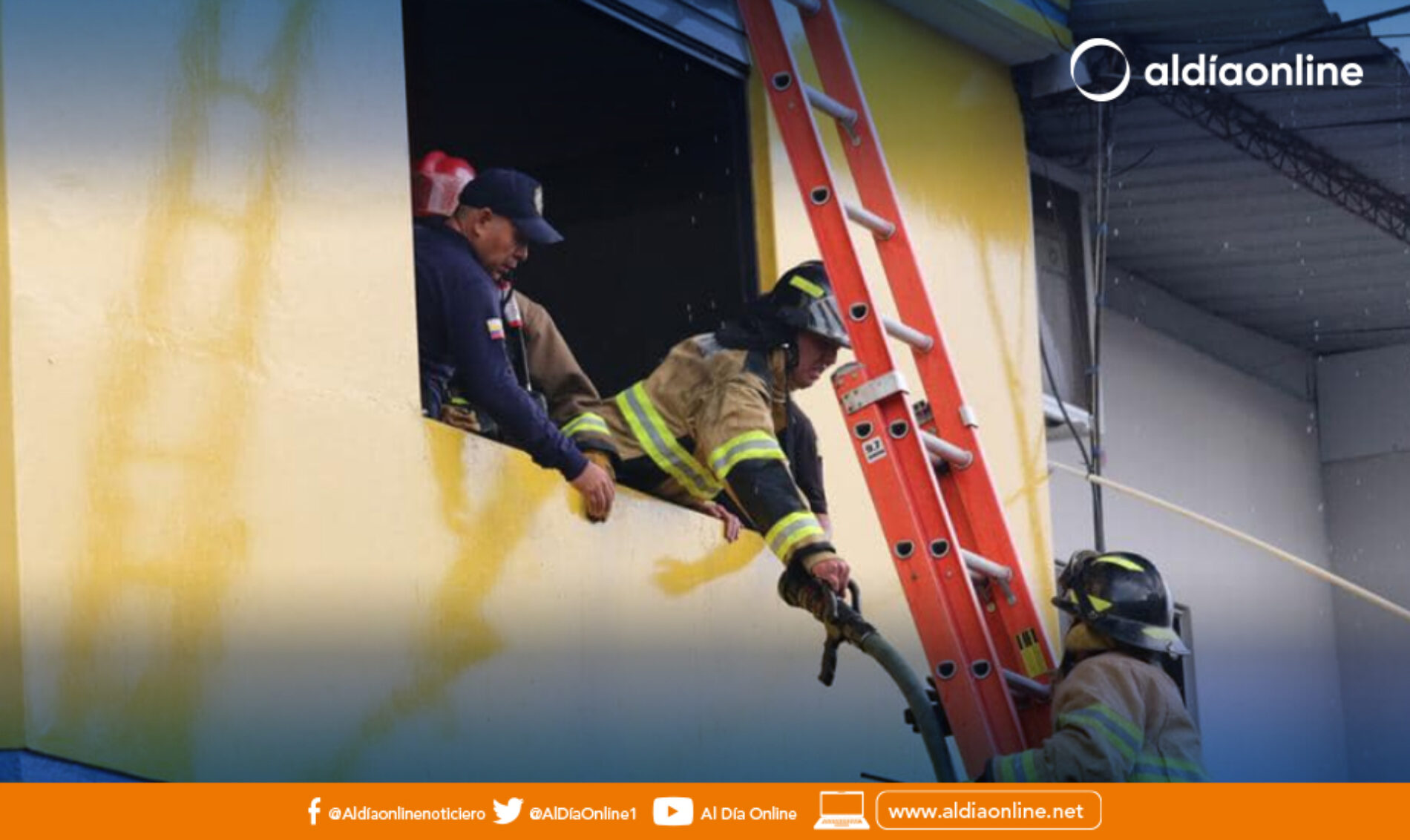 INCENDIO DE PROPORCIONES SE PRESENTÓ EN EL CENTRO DEL CANTÓN LA MANÁ