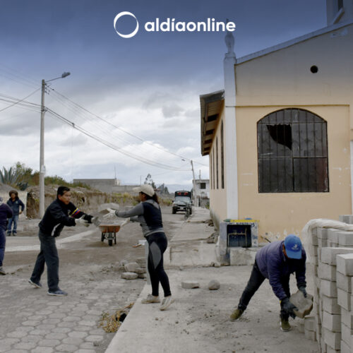 AVANZAN TRABAJOS DE MEJORAMIENTO VIAL EN EL BARRIO LA LIBERTAD DE PARROQUIA ANTONIO JOSÉ HOLGUÍN