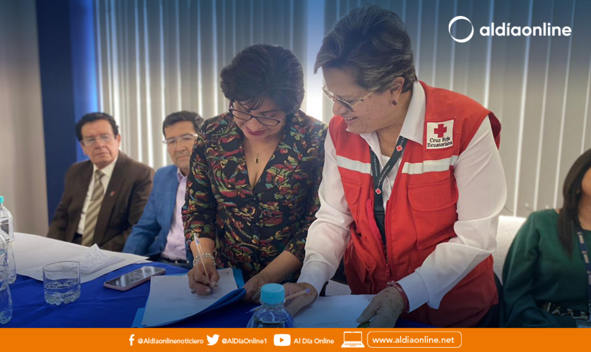 CRUZ ROJA ECUATORIANA DE COTOPAXI APOYA CON SERVICIO DE AMBULANCIA Y ATENCIÓN PREHOSPITALARIA A LA RED PÚBLICA Y PRIVADA DE SALUD