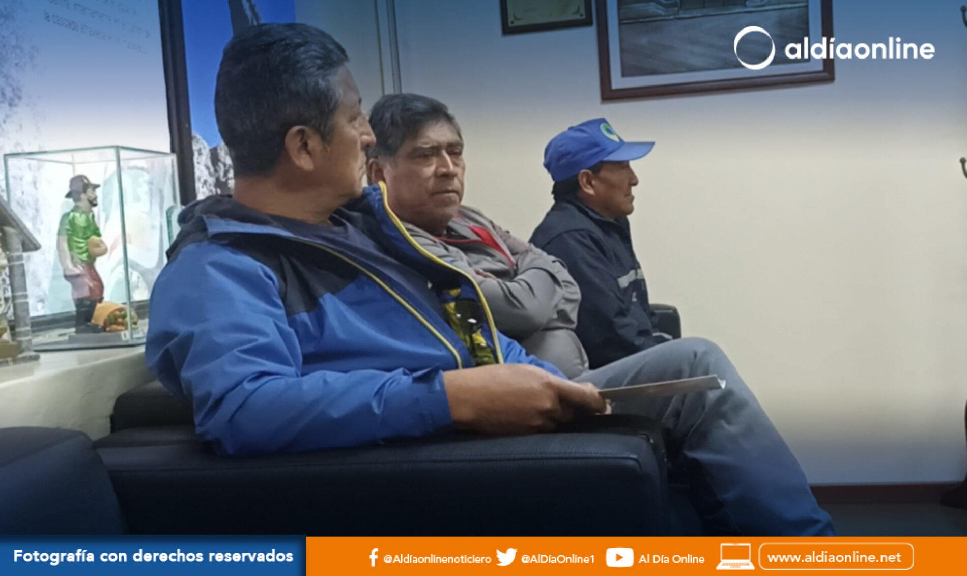 MUNICIPALIDAD Y SINDICATO DE CHOFERES DE SAQUISILÍ MANTUVIERON REUNIÓN CON RESOLUCIONES QUE FAVORECERAN A LA COMUNIDAD (VIDEO)