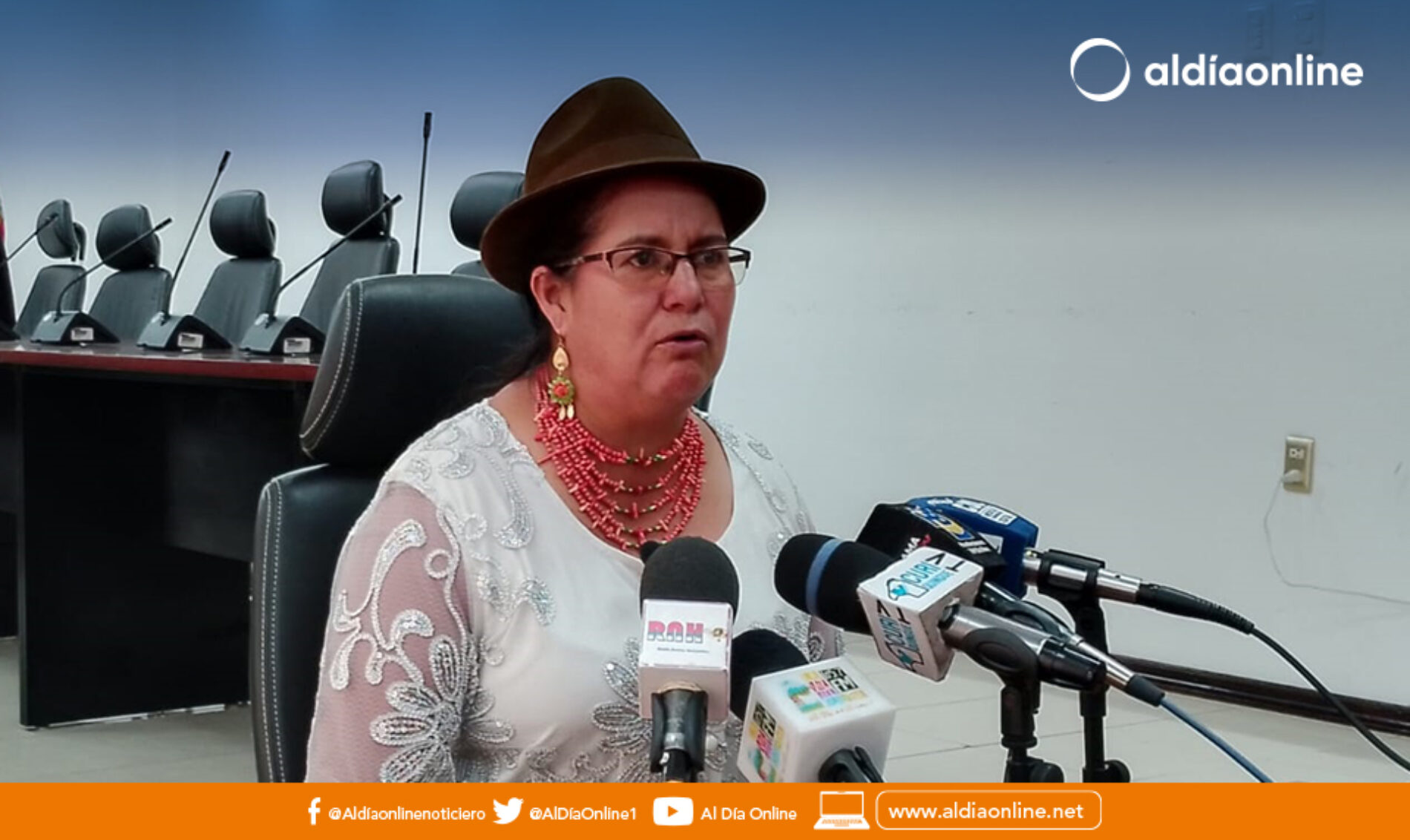 PREFECTURA DE COTOPAXI INVERTIRÁ RECURSOS DE FINGAD Y MATERIAL DE PANAVIAL EN VIALIDAD .(VIDEO)