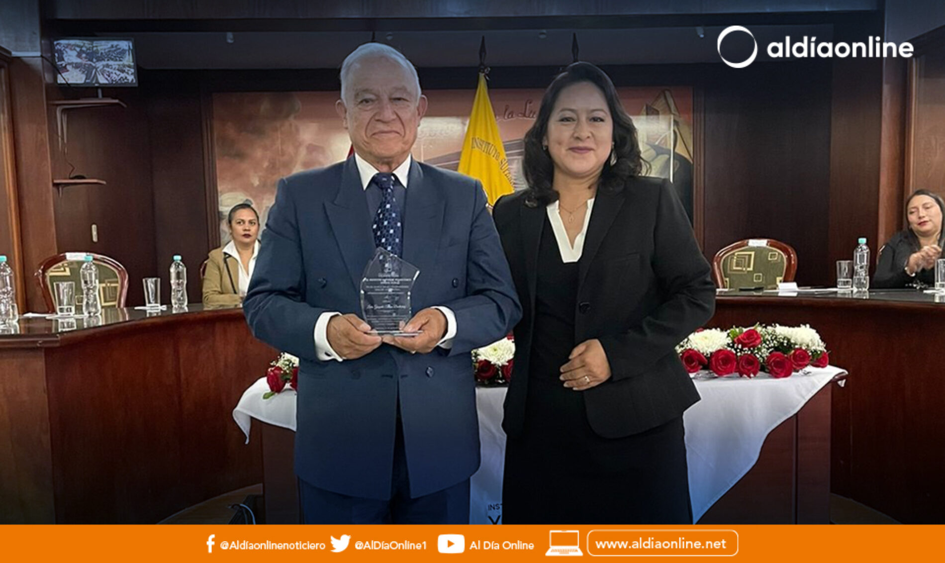 EL INSTITUTO SUPERIOR TECNOLÓGICO VICENTE LEÓN CUMPLE 43 AÑOS AL SERVICIO DE LA COMUNIDAD EDUCATIVA