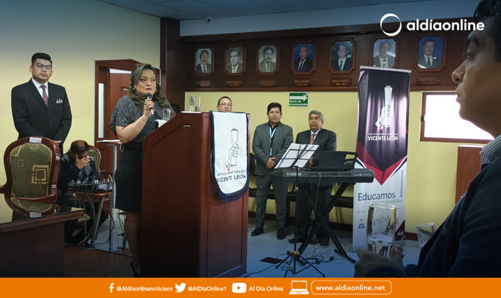 EL INSTITUTO SUPERIOR TECNOLÓGICO VICENTE LEÓN CUMPLE 43 AÑOS AL SERVICIO DE LA COMUNIDAD EDUCATIVA