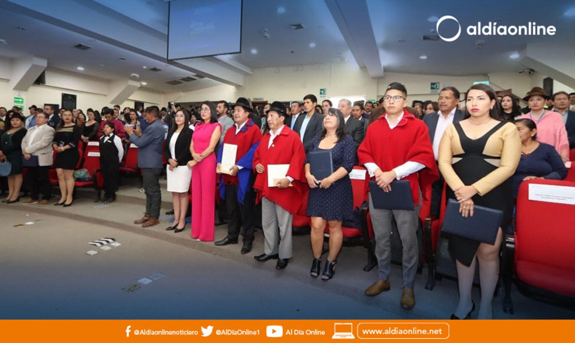 ASAMBLEÍSTAS DE COTOPAXI RECIBIERON SUS CREDENCIALES