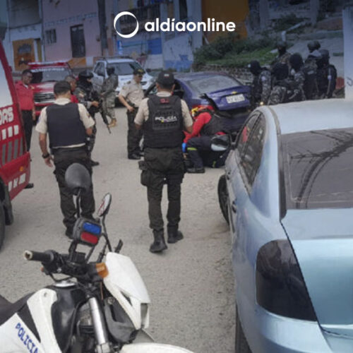 UNA VÍCTIMA MORTAL Y CINCO CARROS QUEMADOS POR LA DELINCUENCIA EN ESMERALDAS