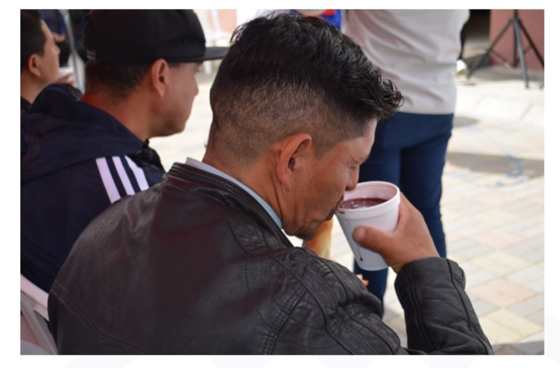 PATRONATO PROVINCIAL Y PREFECTURA REALIZAN RECORRIDO COMPARTIENDO CON LA POBLACIÓN LA TRADICIONAL COLADA MORADA.