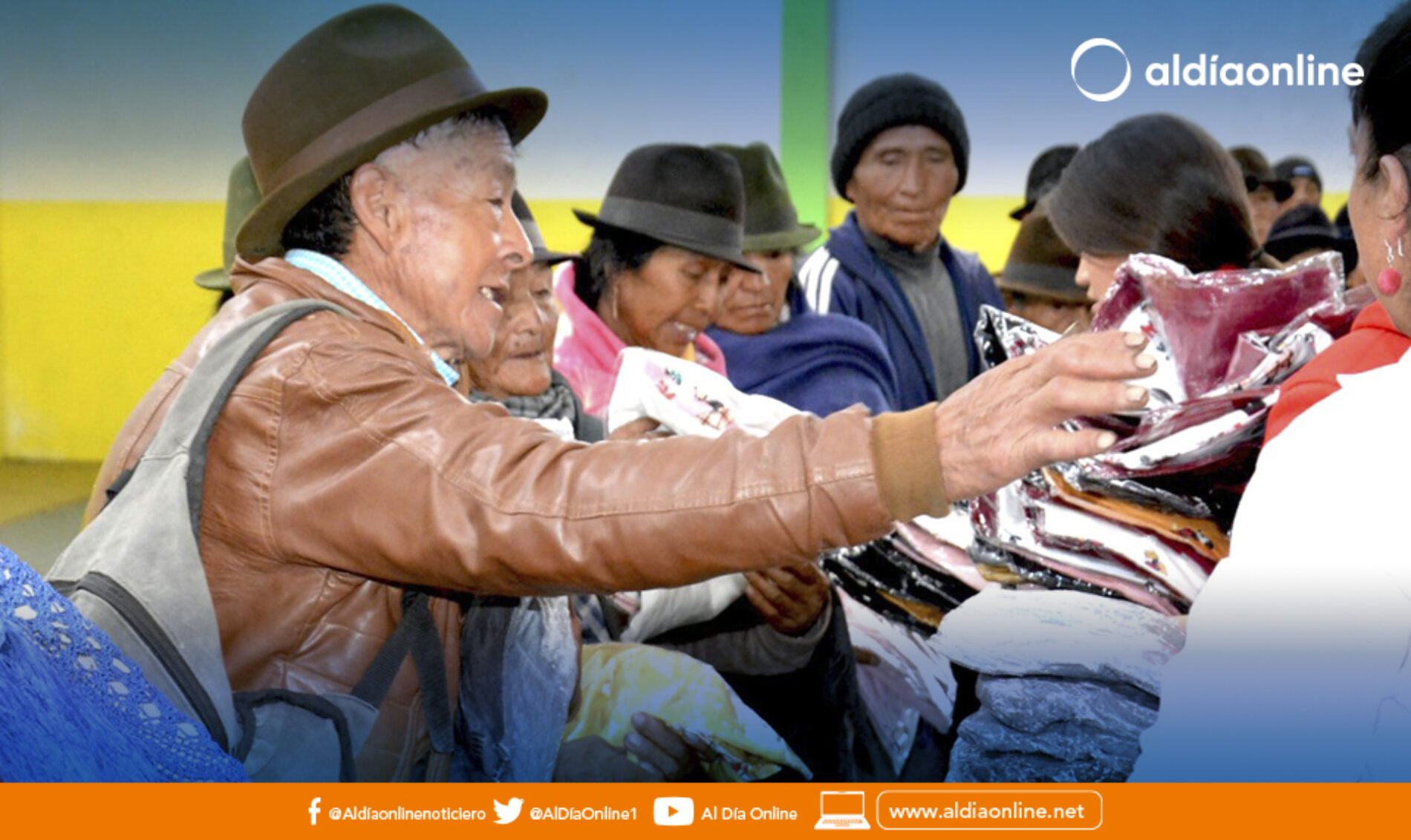 PATRONATO PROVINCIAL DE COTOPAXI HIZO ENTREGA DE KITS DE VESTIMENTA EN SAQUISILÍ A PERSONAS VULNERABLES