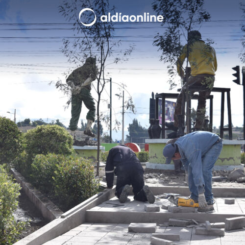 ARREGLO Y ADOQUINADO EN EL MONUMENTO AL ALFARERO (ENTRADA A LA VICTORIA)