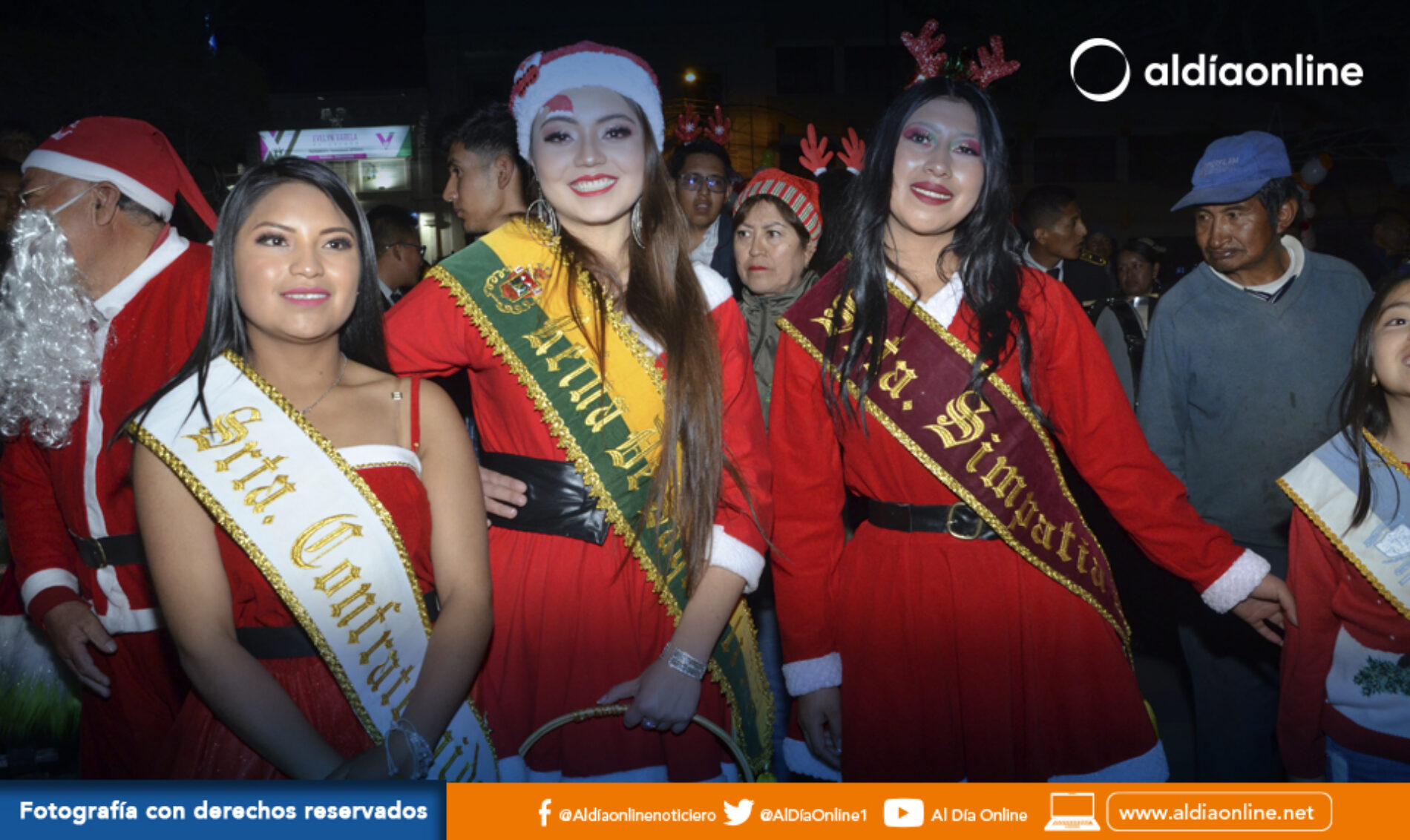 LUCES DE NAVIDAD FUERON ENCENDIDAS EN PARQUE CENTRAL Y CALLES DE SAQUISILÍ (VIDEOS)