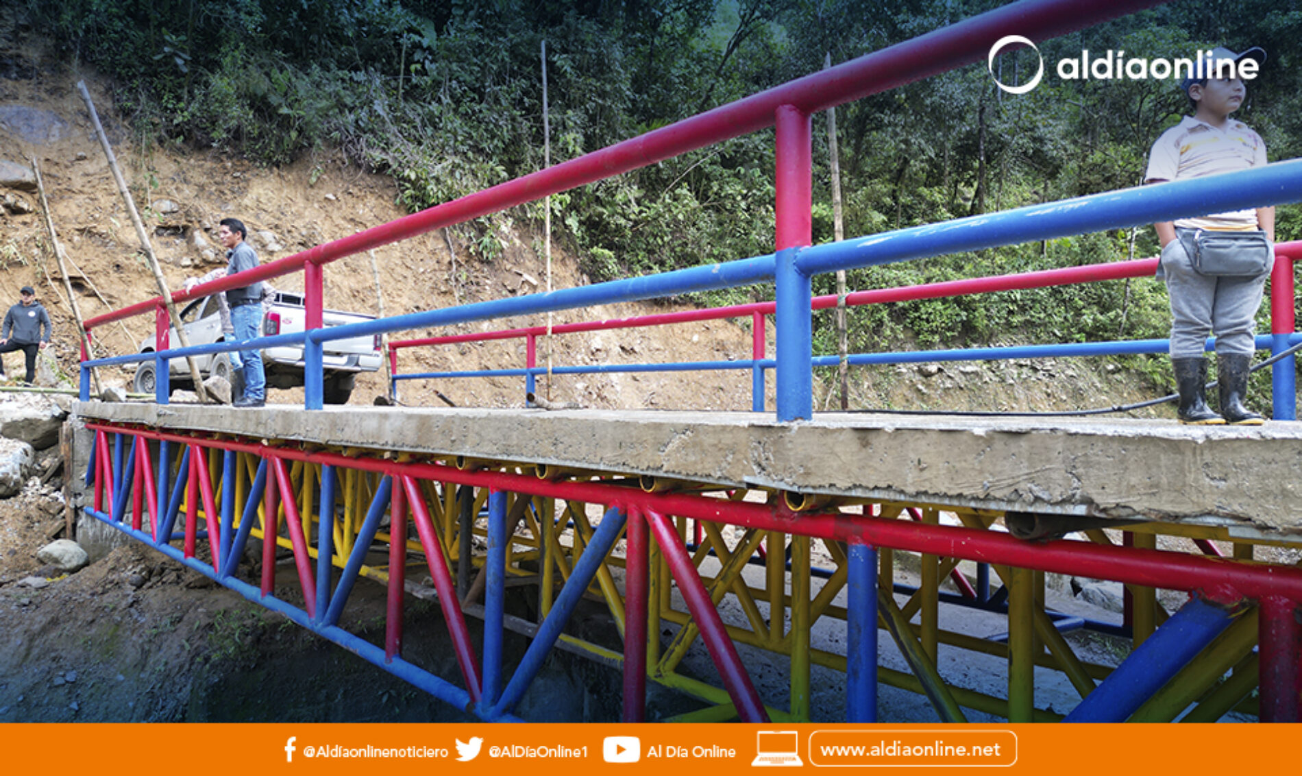 INAUGURACIÓN DEL PUENTE SOBRE EL RÍO YANAYACU EN LA PARROQUIA RAMÓN CAMPAÑA