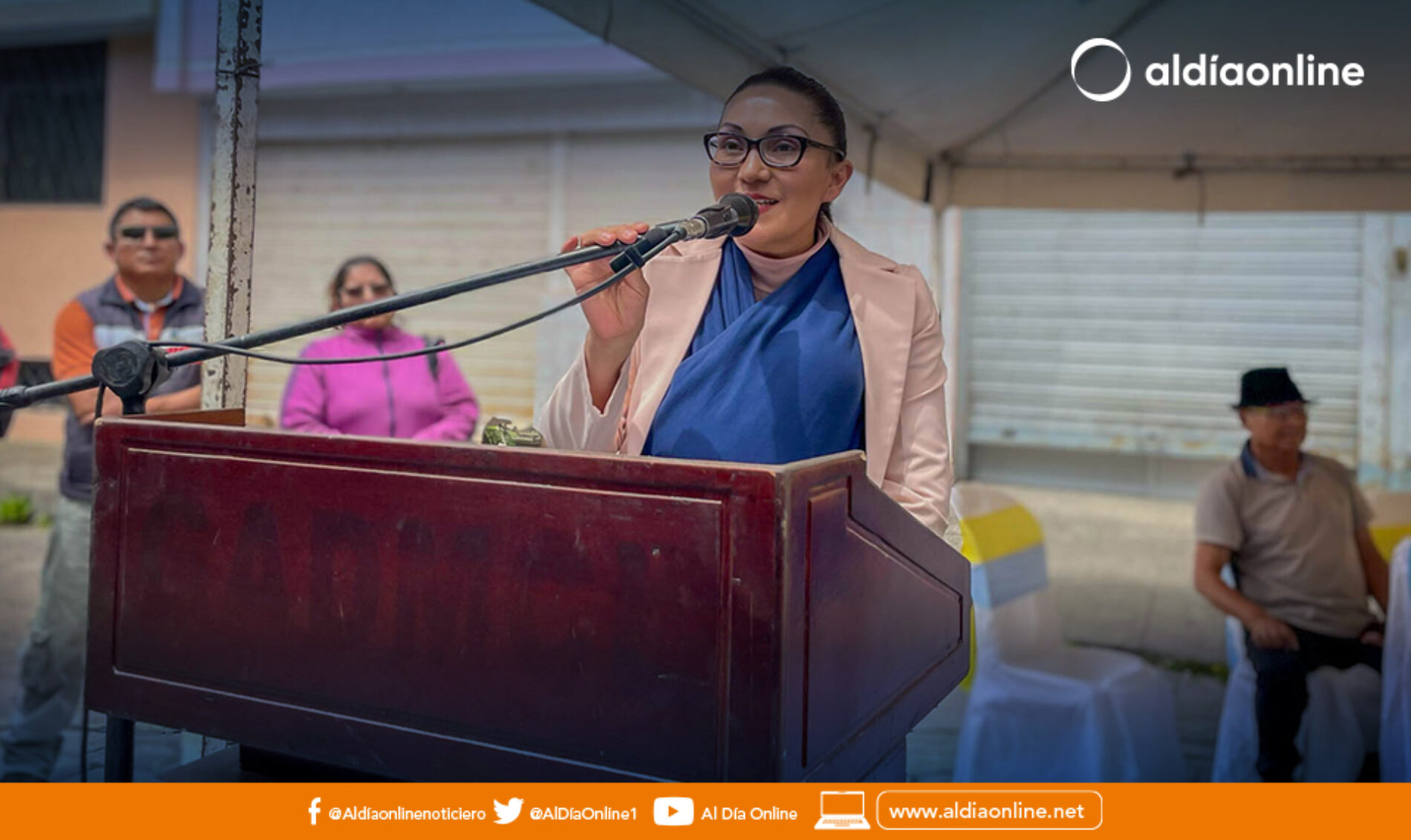 ALCALDE INAUGURA FERIA DE NAVIDAD EN LA LAGUNA Y ESTABLECE PRESUPUESTO PARA MEJORAR ESTE LUGAR